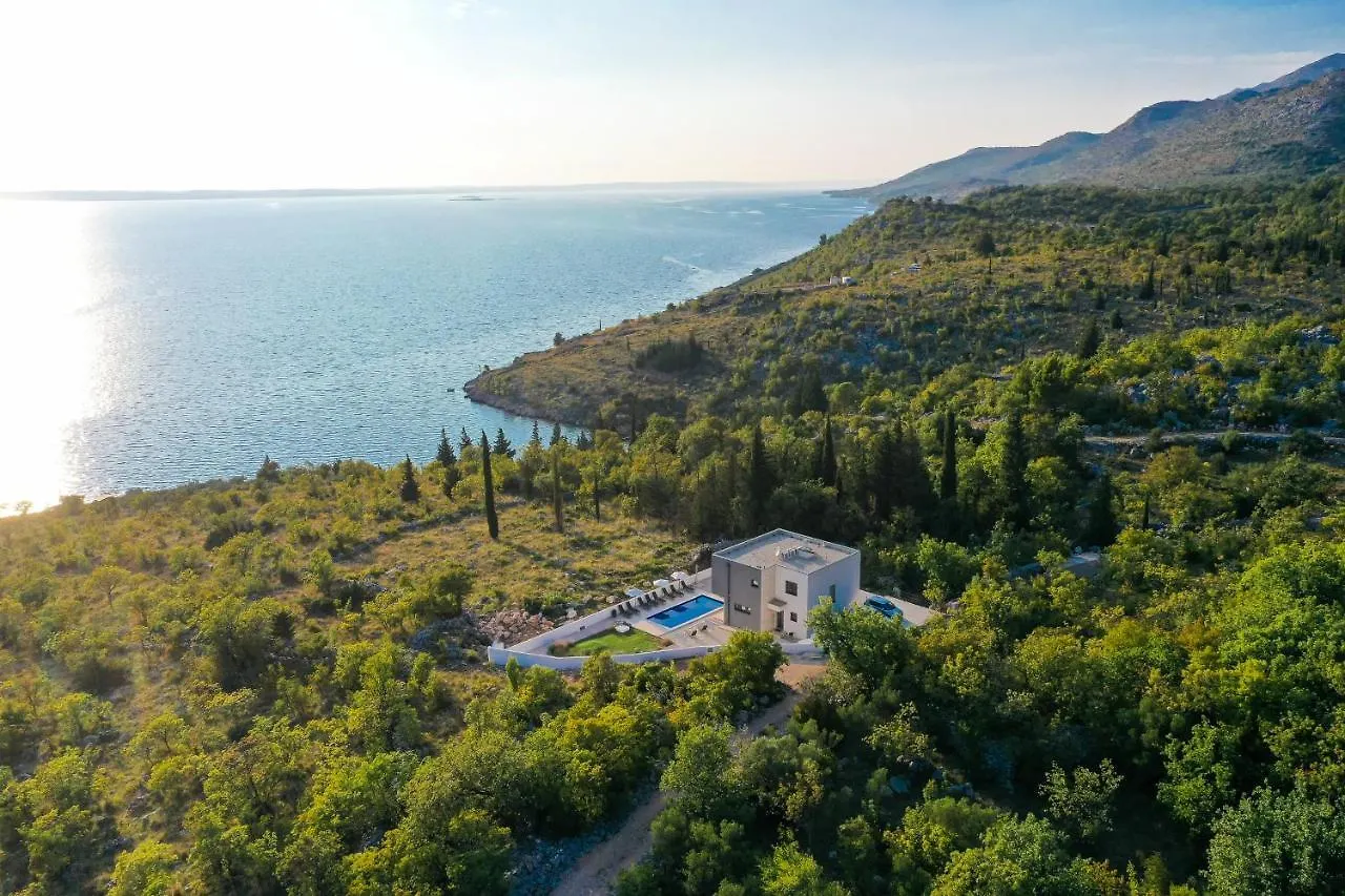 Royal Promons - Heated Pool Villa Starigrad Paklenica 0*,