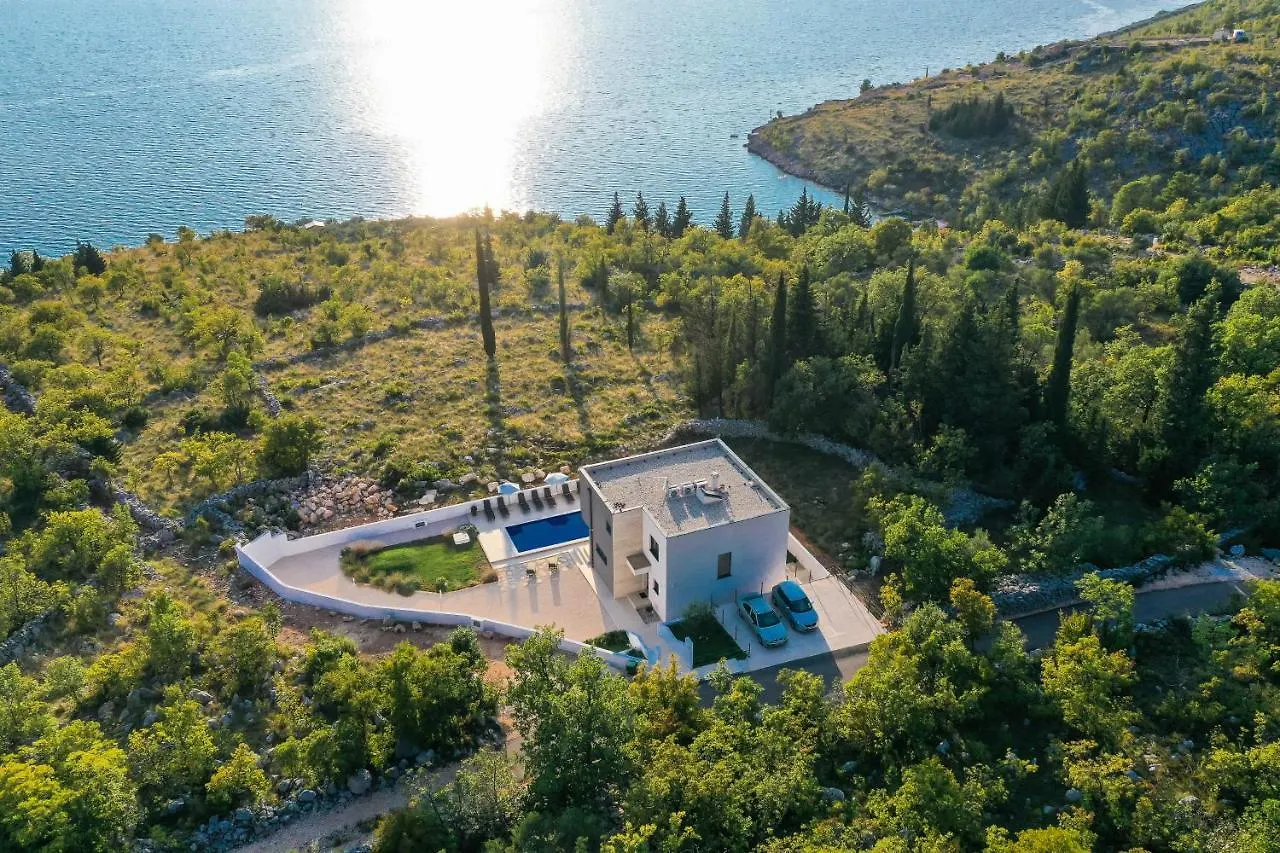 Royal Promons - Heated Pool Villa Starigrad Paklenica