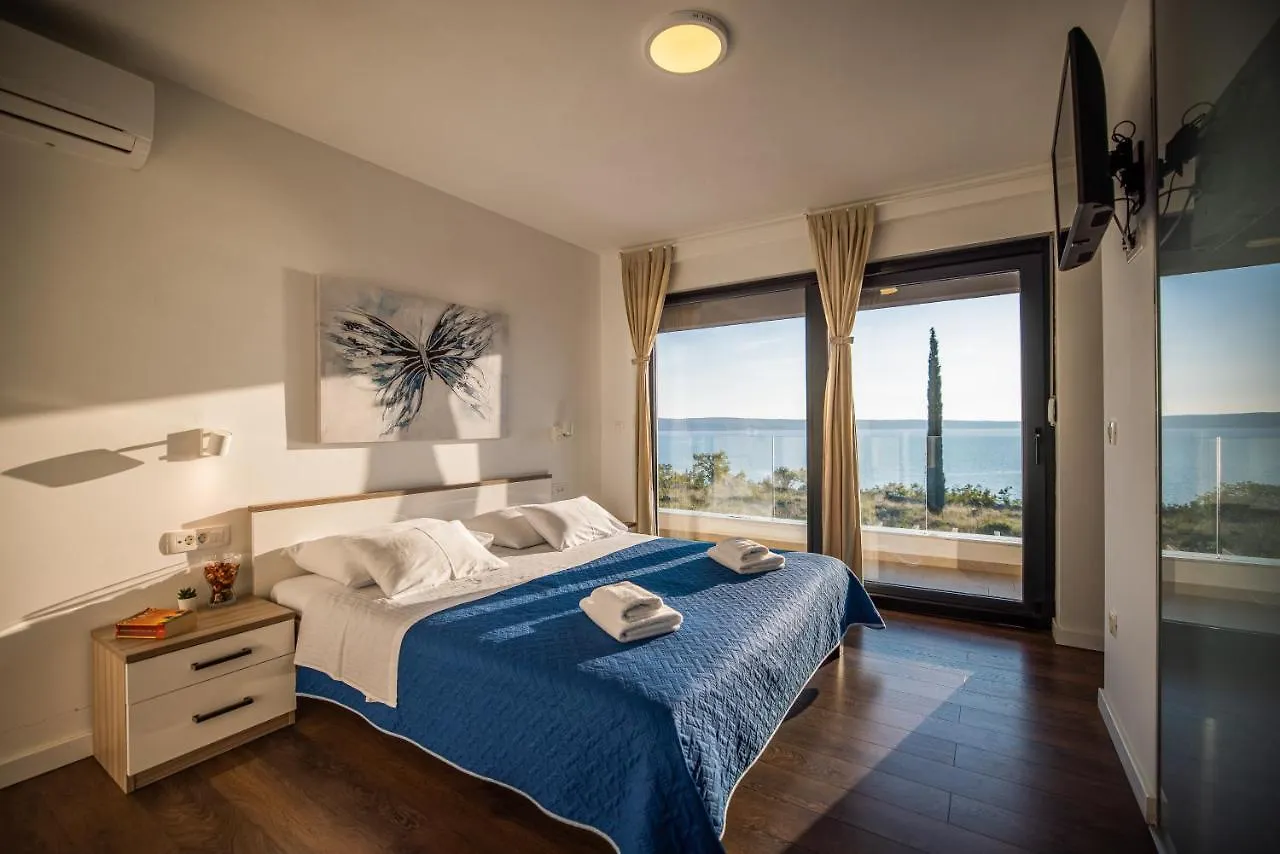 Royal Promons - Heated Pool Villa Starigrad Paklenica