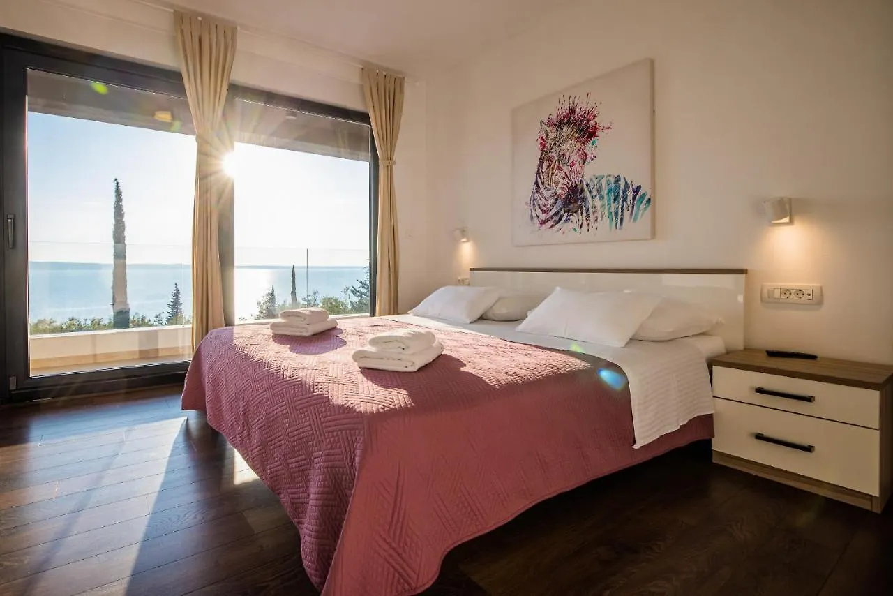 Royal Promons - Heated Pool Villa Starigrad Paklenica