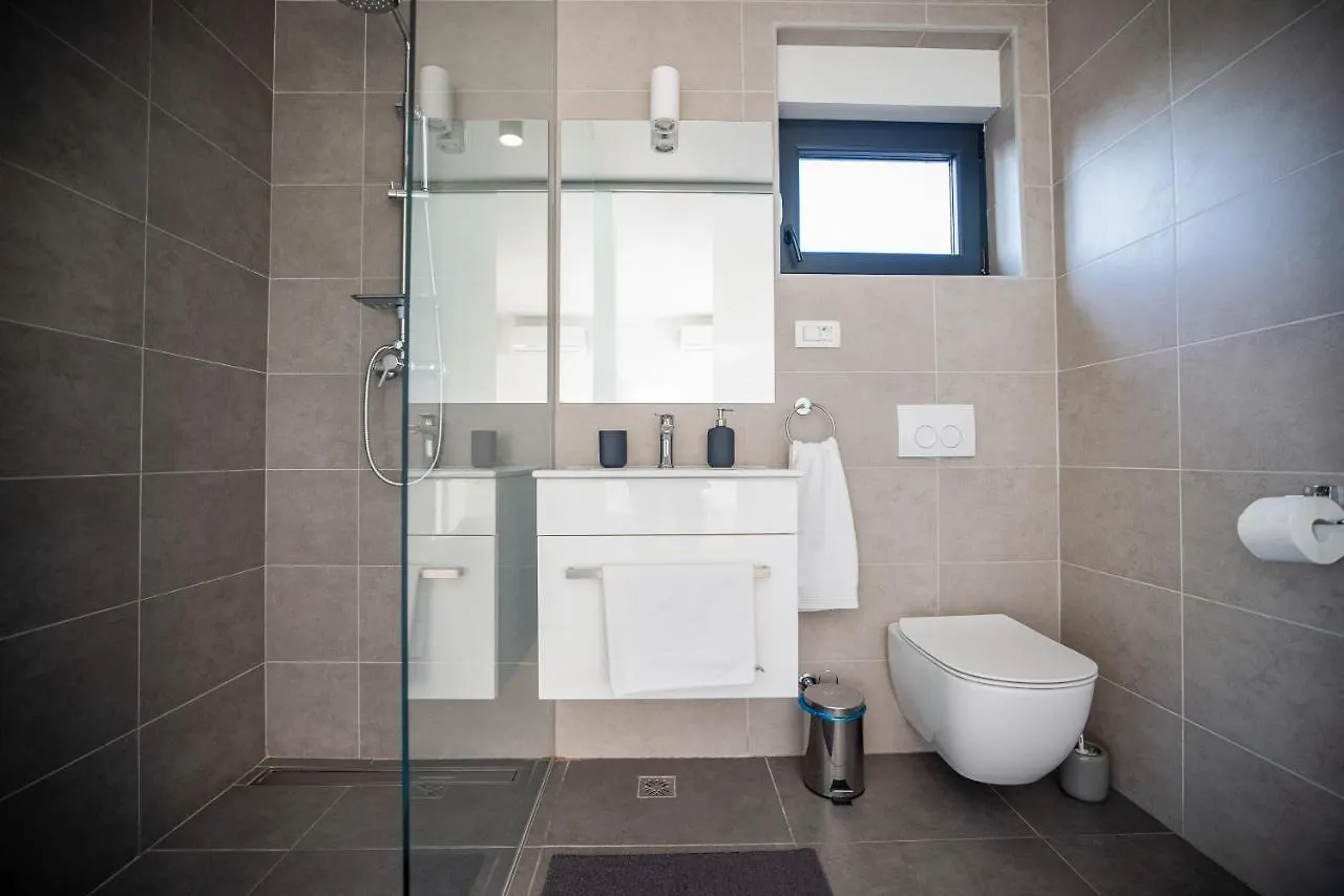 Royal Promons - Heated Pool Villa Starigrad Paklenica 0*,