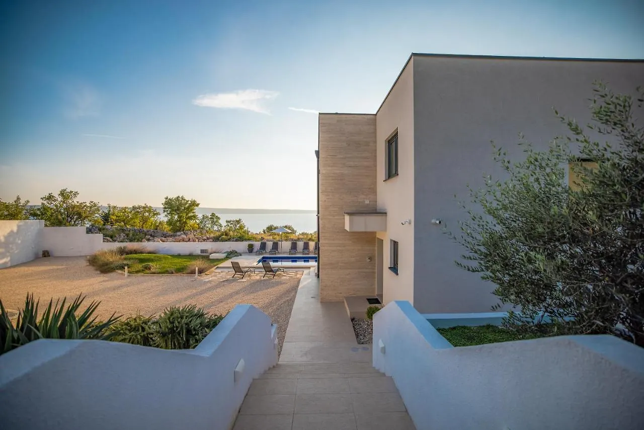 Royal Promons - Heated Pool Villa Starigrad Paklenica