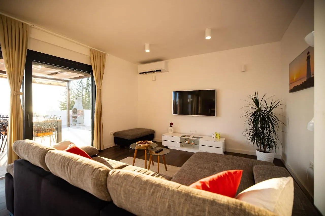 Royal Promons - Heated Pool Villa Starigrad Paklenica Croatia
