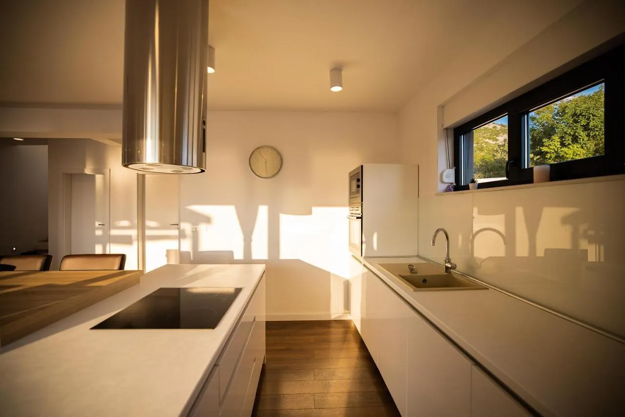 Royal Promons - Heated Pool Villa Starigrad Paklenica