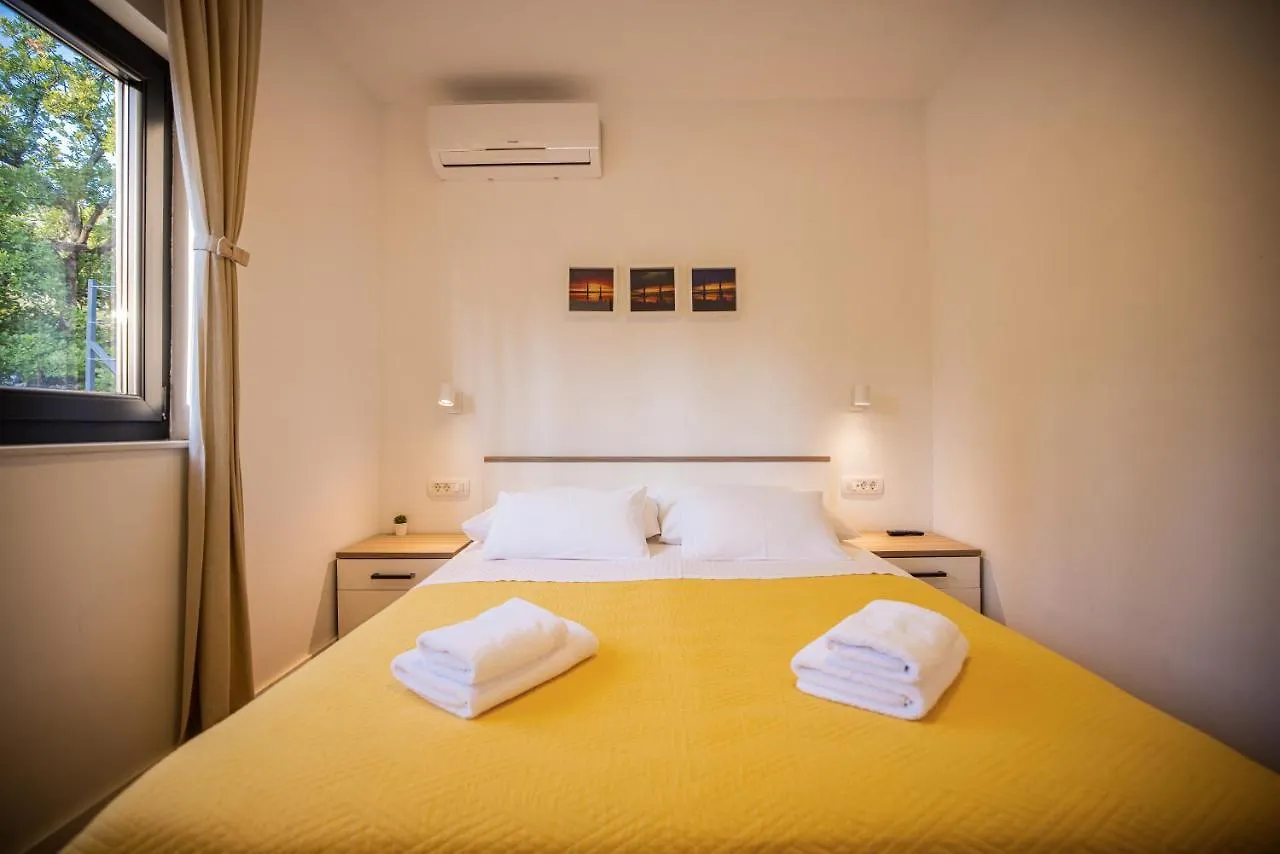 Royal Promons - Heated Pool Villa Starigrad Paklenica 0*,