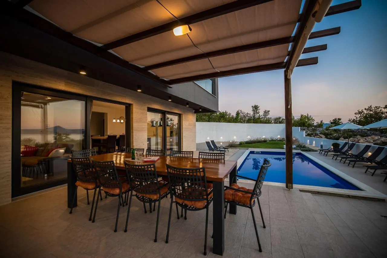 Royal Promons - Heated Pool Villa Starigrad Paklenica 0*,