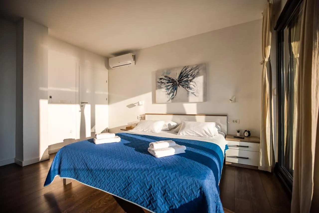 Royal Promons - Heated Pool Villa Starigrad Paklenica