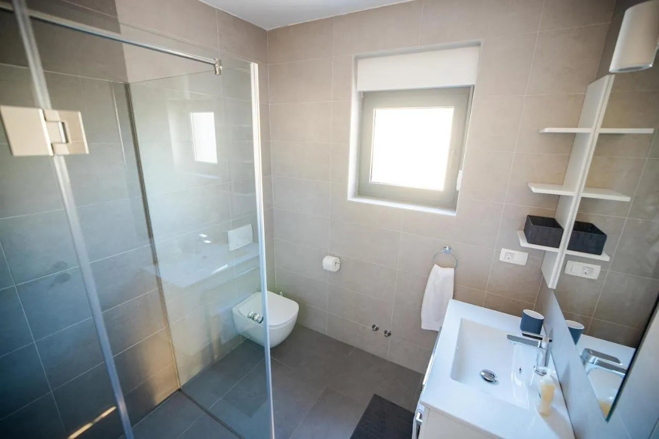 Royal Promons - Heated Pool Villa Starigrad Paklenica