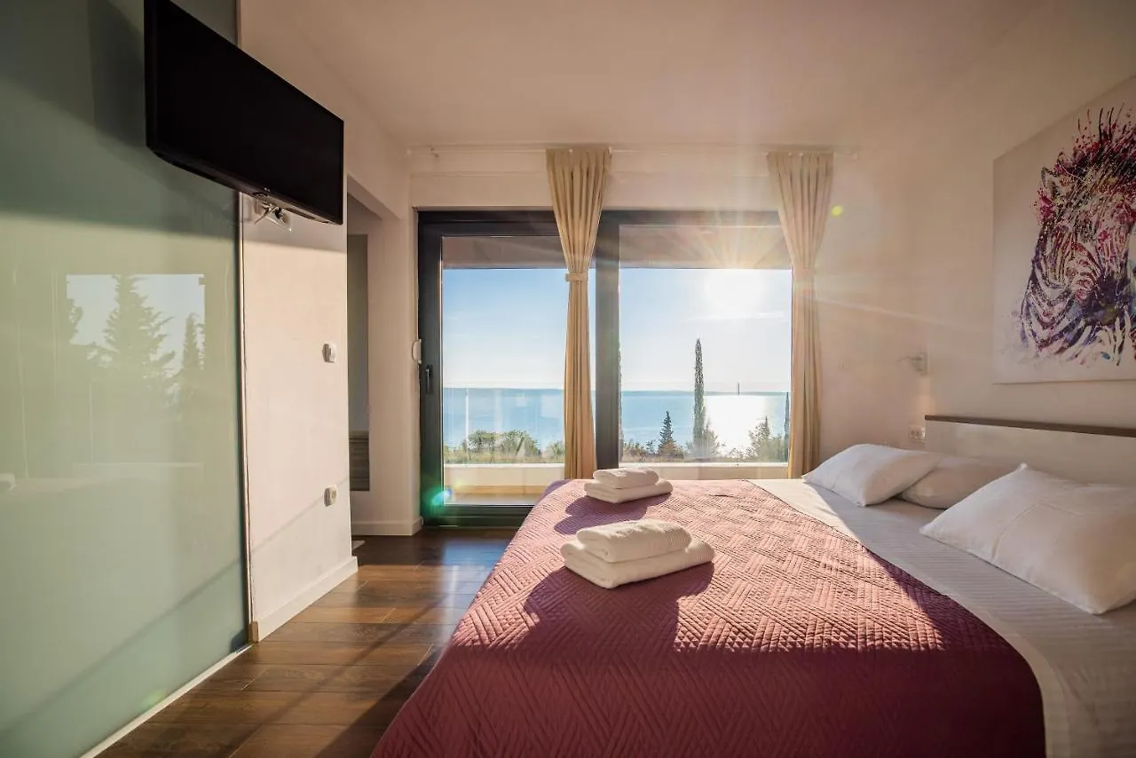 Royal Promons - Heated Pool Villa Starigrad Paklenica