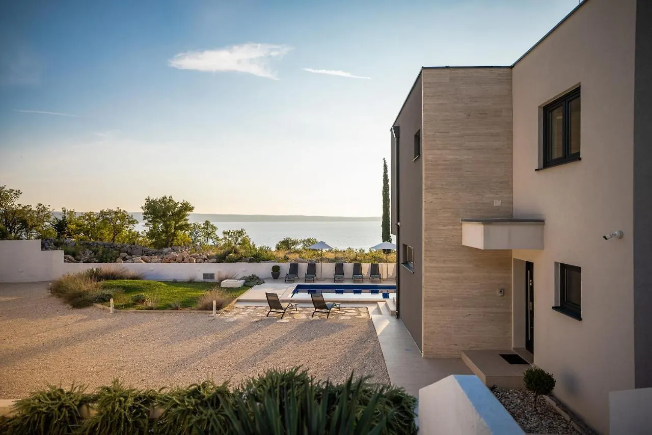 Royal Promons - Heated Pool Villa Starigrad Paklenica Croatia