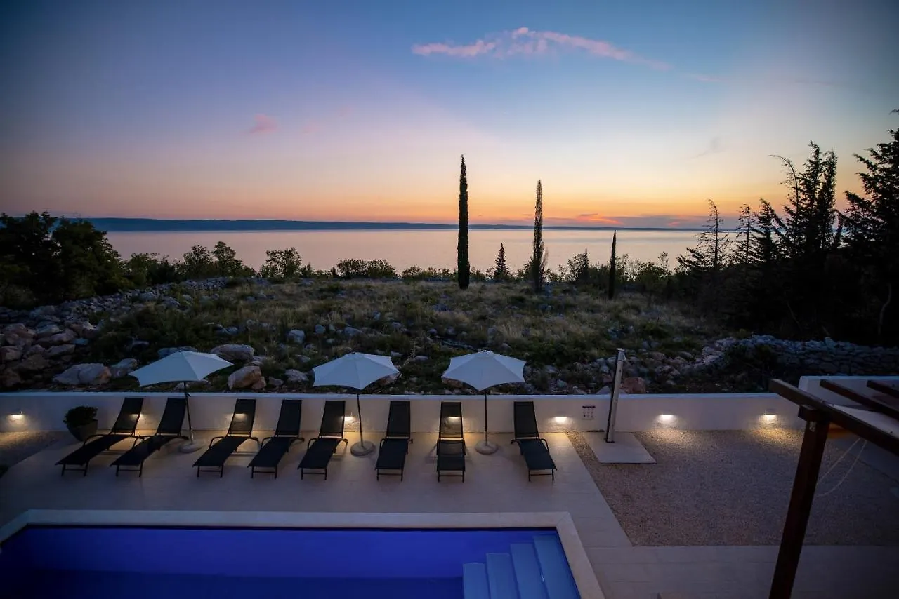 Royal Promons - Heated Pool Villa Starigrad Paklenica 0*,