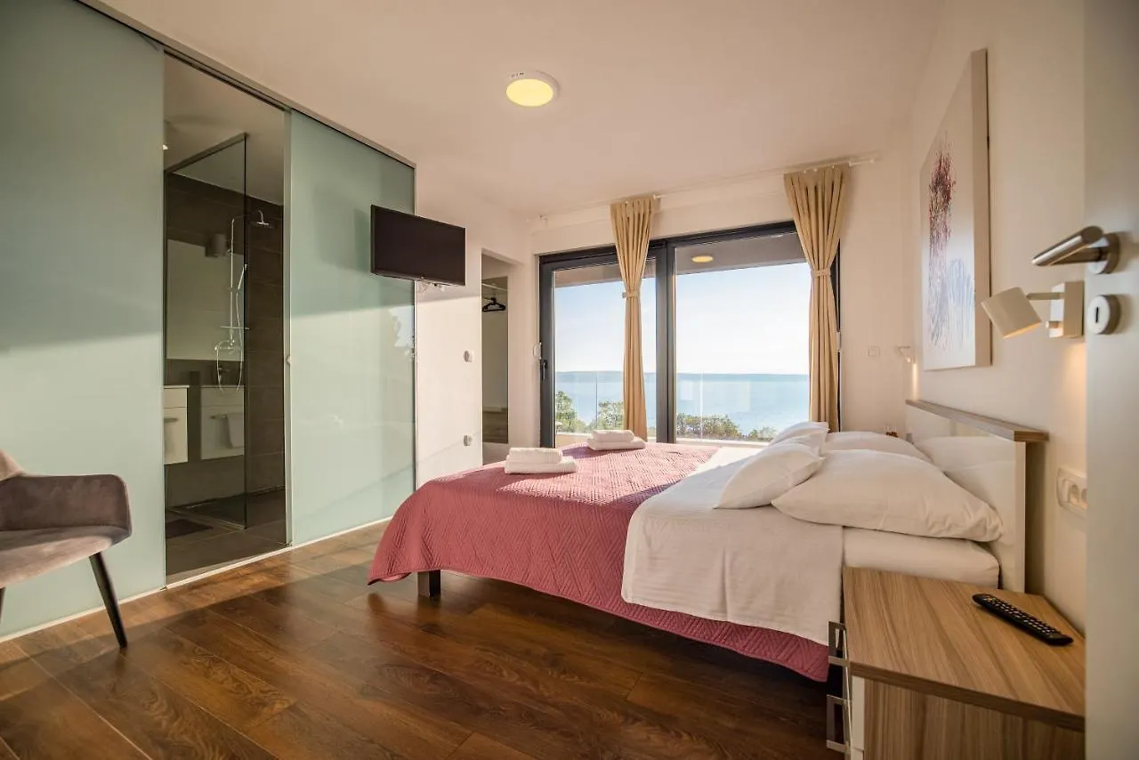 Royal Promons - Heated Pool Villa Starigrad Paklenica