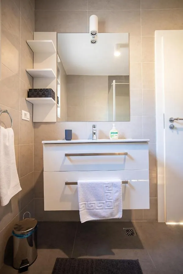 Royal Promons - Heated Pool Villa Starigrad Paklenica