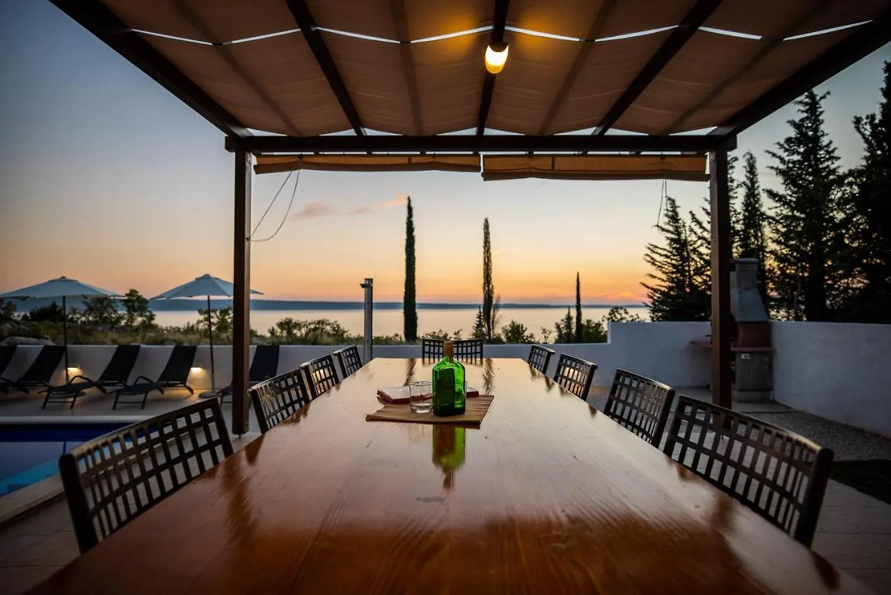 Royal Promons - Heated Pool Villa Starigrad Paklenica