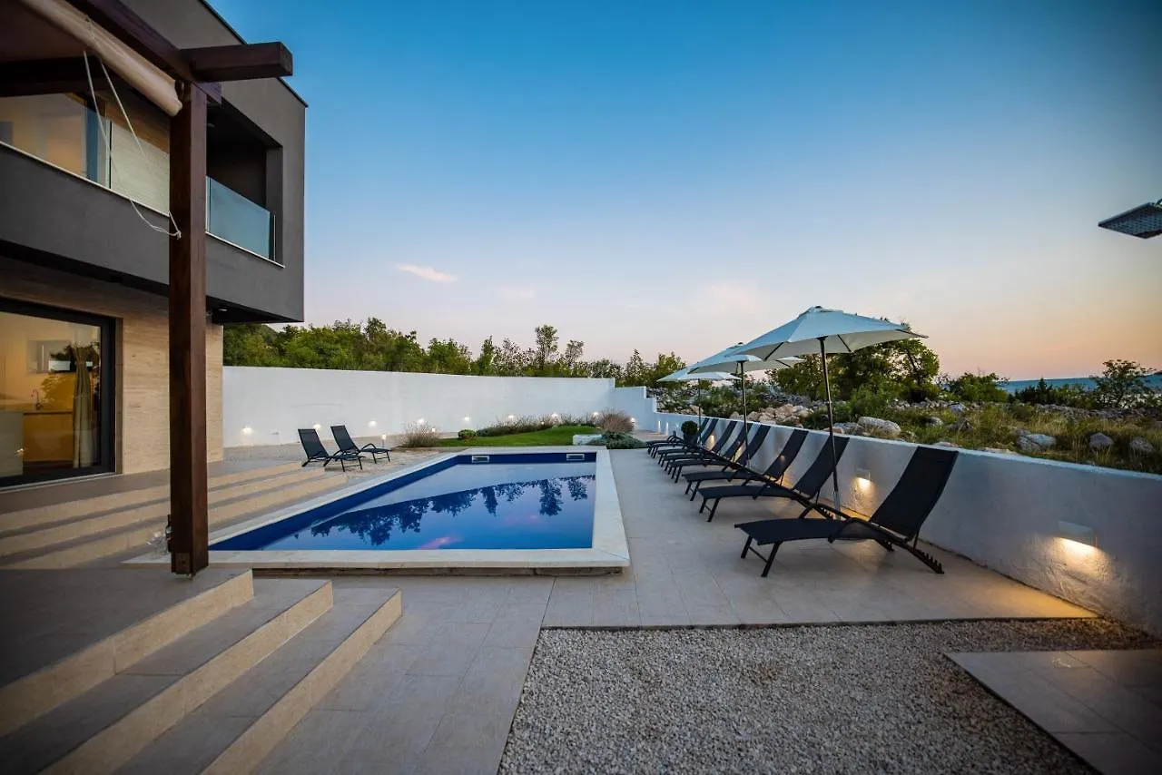 Royal Promons - Heated Pool Villa Starigrad Paklenica Croatia